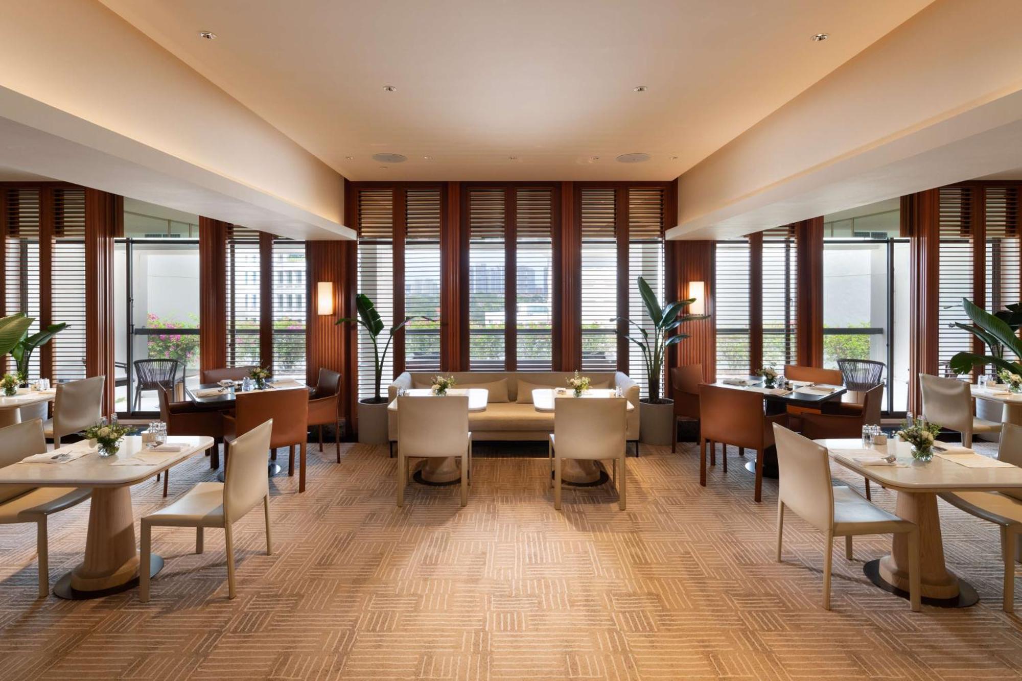 Conrad Singapore Orchard Exterior foto